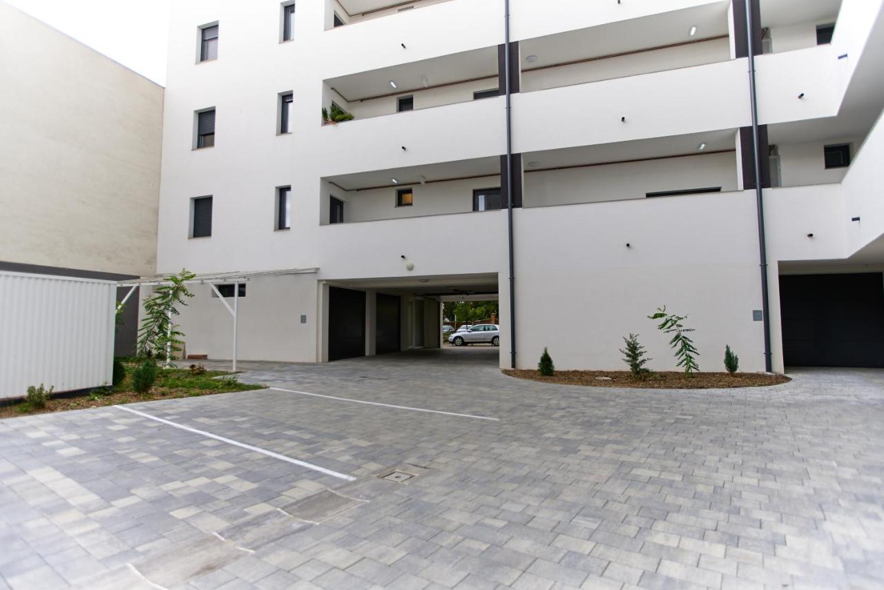 Starlight Bronze Szeged- Exclusive Exterior foto